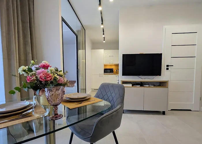 Urban Nest Grabiszynska *